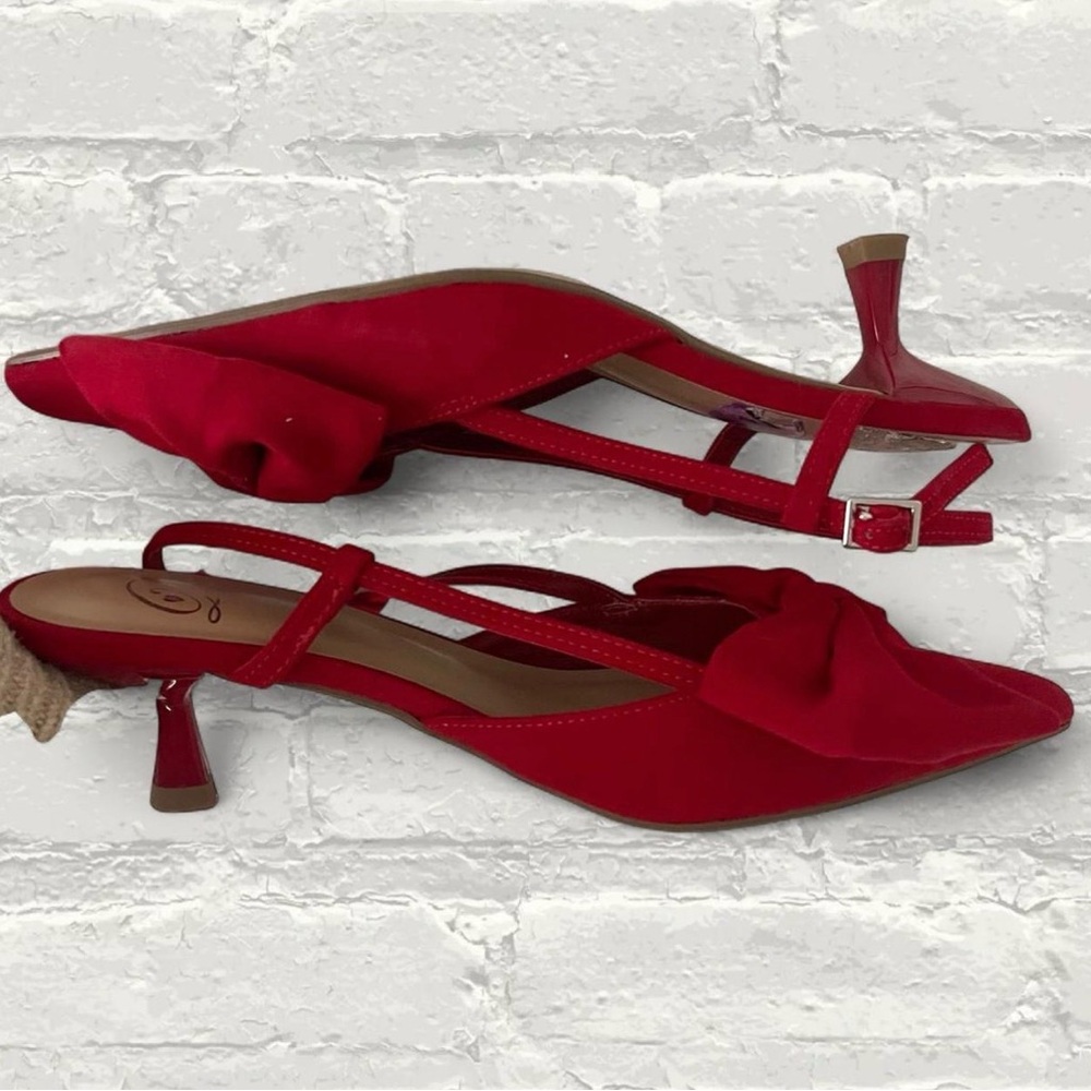 Red Bow Pointed-Toe Slingbacks - Picture 2 of 3